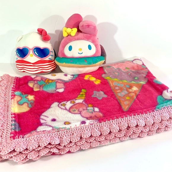 Hello Kitty and Melody Ice Cream Crochet Baby Youth Blanket Plush Set - 3 Piece - Picture 3 of 10